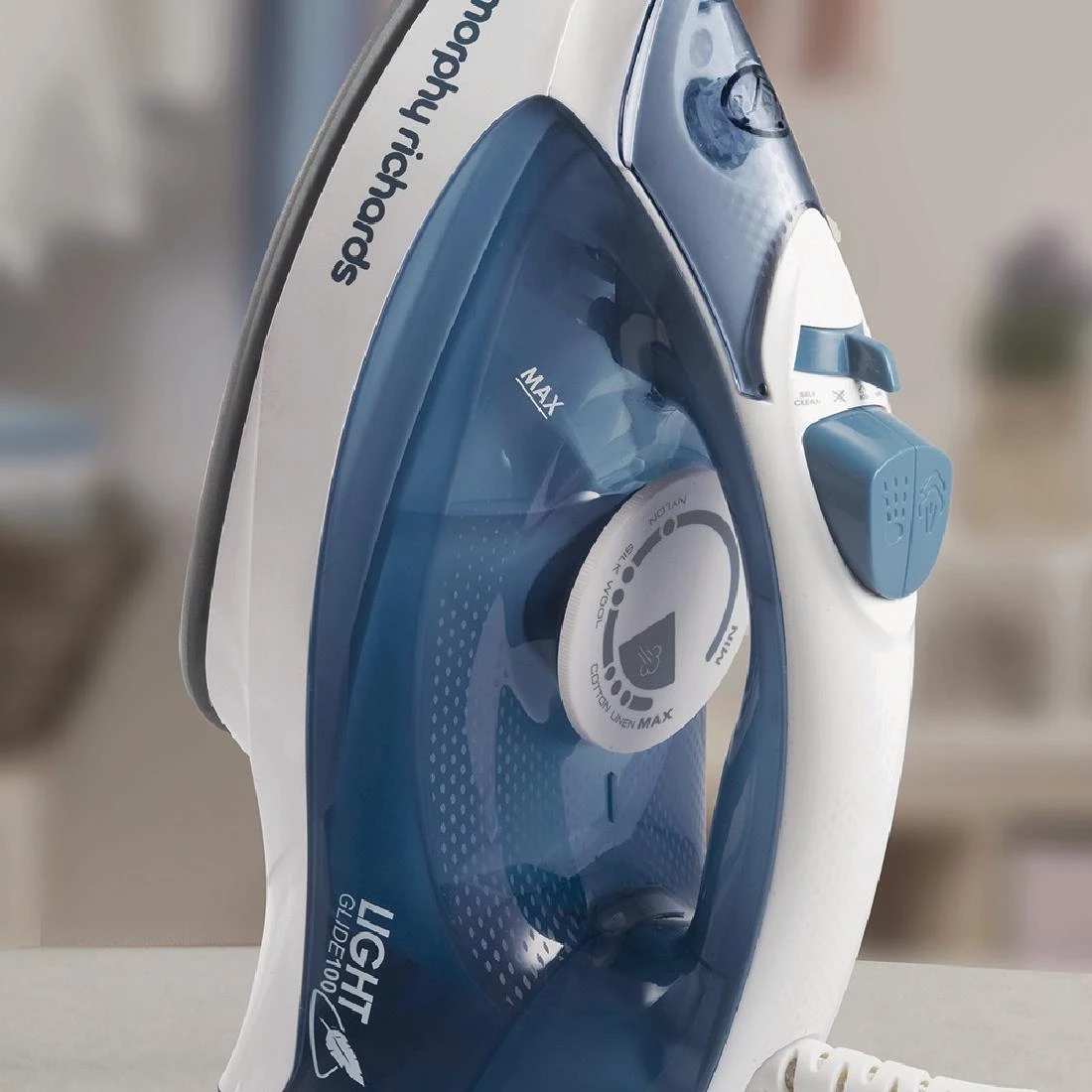 Morphy Richards Light Glide 100 Steam Iron - Image 3