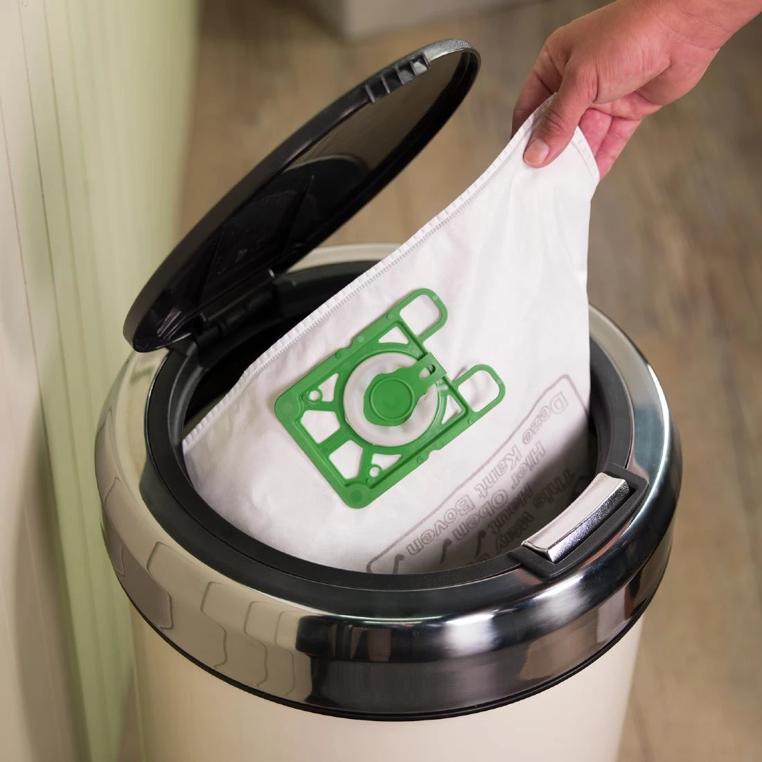 Numatic Henry Vacuum Cleaner HVR160-11 - Image 9